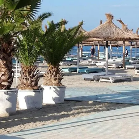 Aqua Rise & Piscine Restaurants Parking